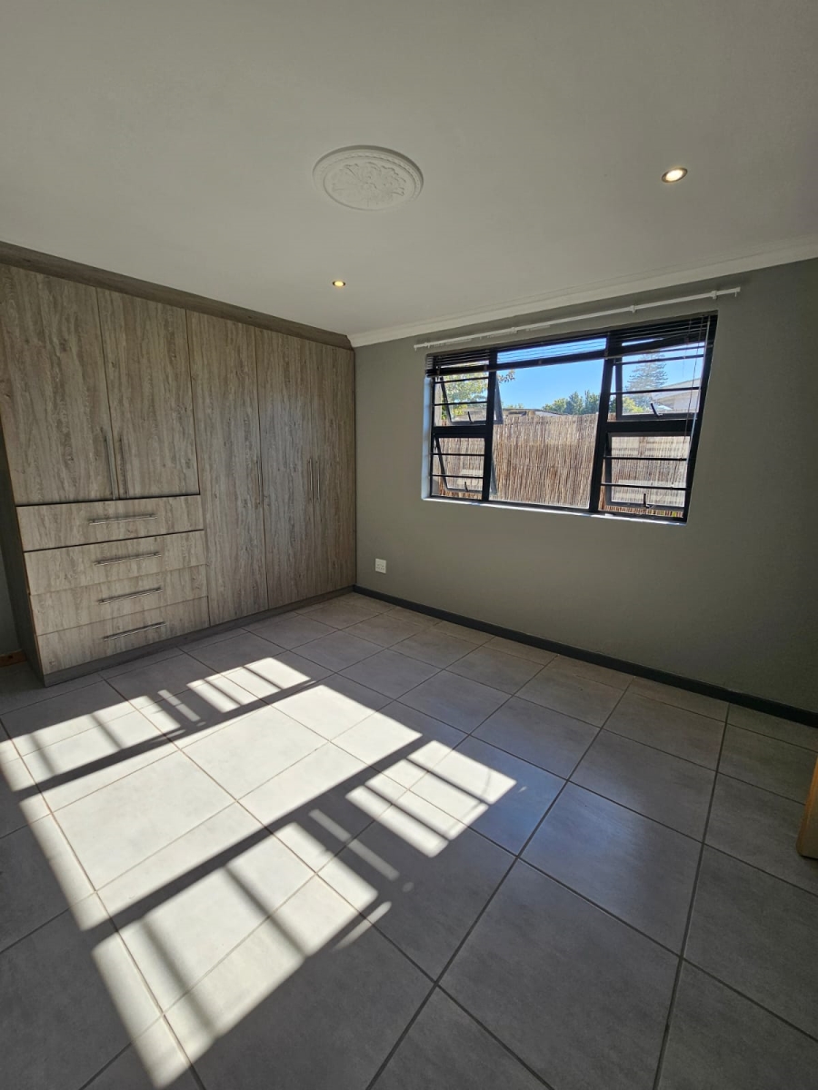 To Let 1 Bedroom Property for Rent in Greenshields Park Eastern Cape